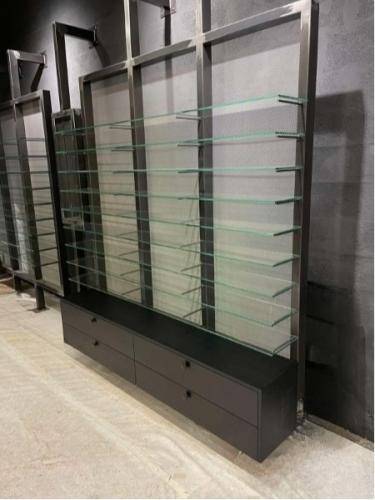 Metalno-staklene police